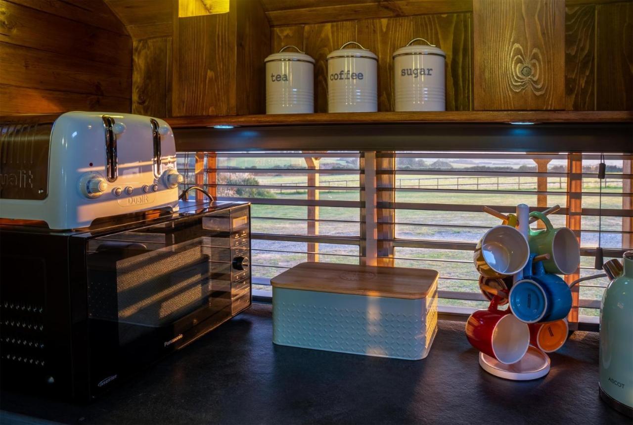 American School Bus - 1 Bedroom - Blossom Farm - Tiers Cross Johnston Exterior photo