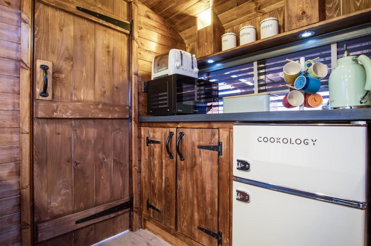 American School Bus - 1 Bedroom - Blossom Farm - Tiers Cross Johnston Exterior photo