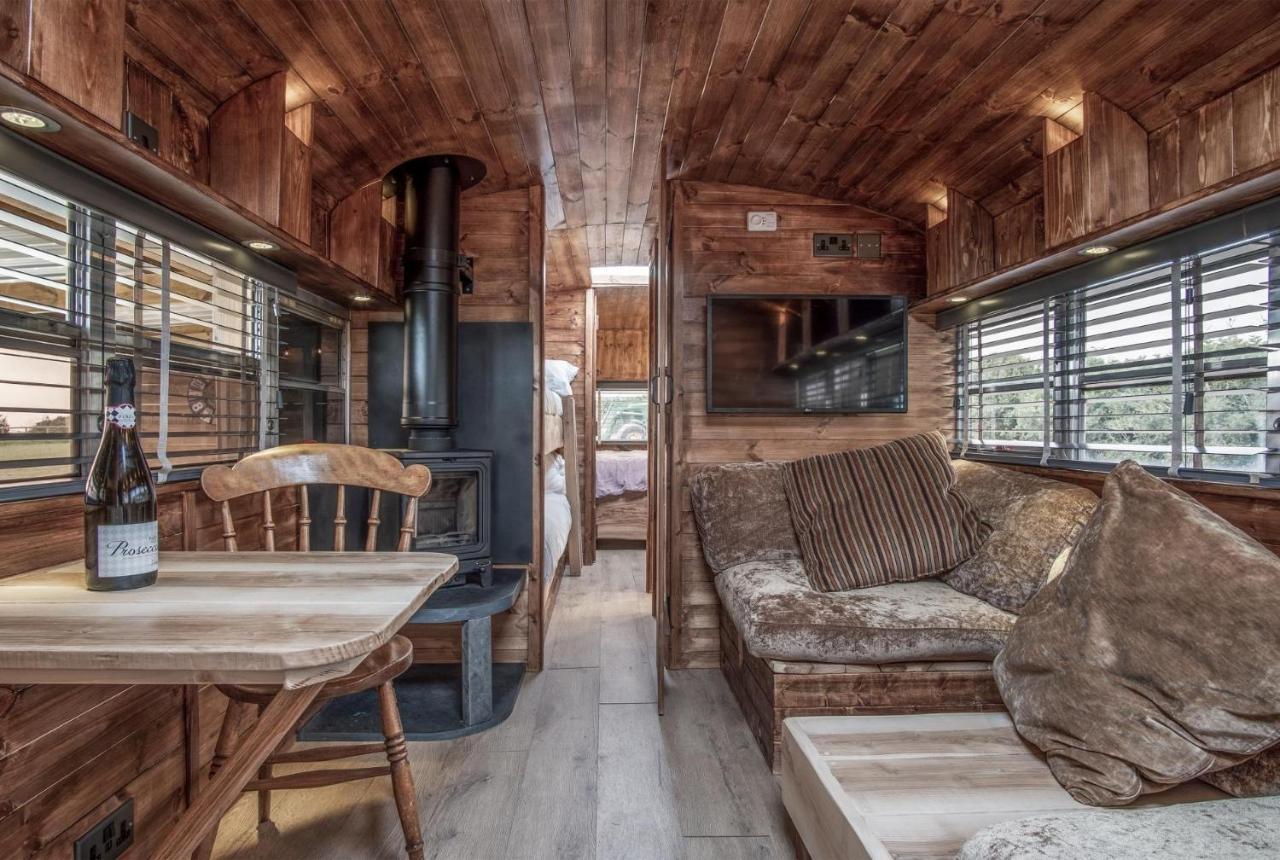 American School Bus - 1 Bedroom - Blossom Farm - Tiers Cross Johnston Exterior photo