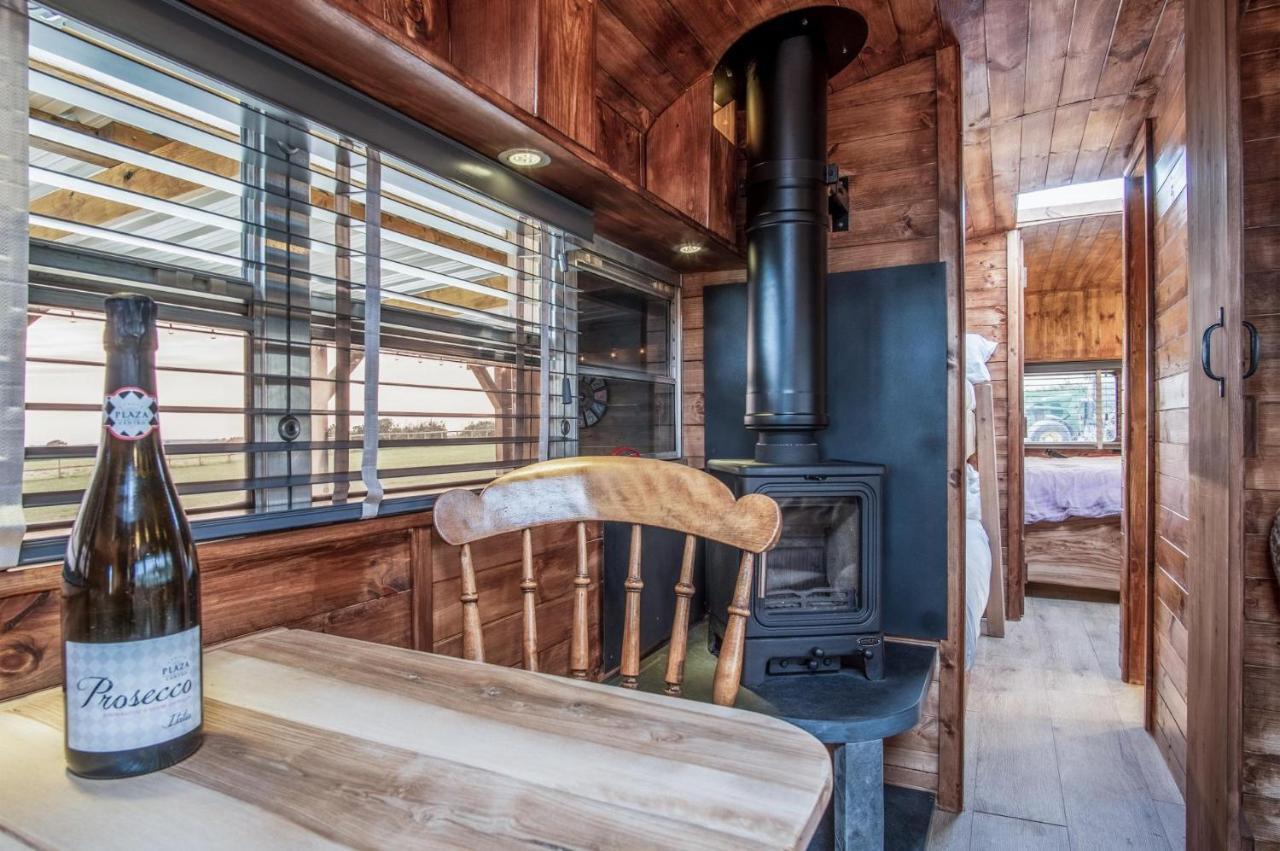 American School Bus - 1 Bedroom - Blossom Farm - Tiers Cross Johnston Exterior photo