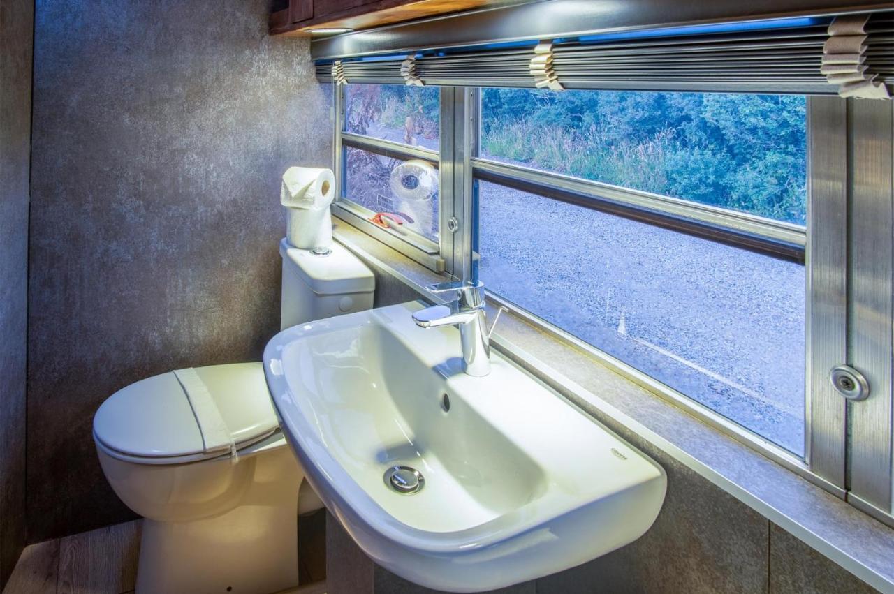 American School Bus - 1 Bedroom - Blossom Farm - Tiers Cross Johnston Exterior photo